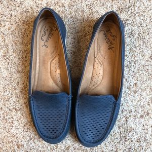 Natural Soul Navy Blue comfort slip-ons